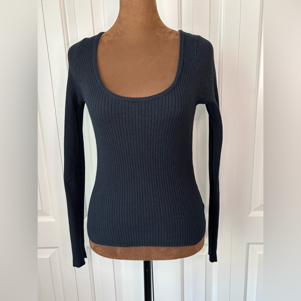 Universal Thread Women's Shrunken Rib Scoop Neck Pullover Sweater, Size Medium